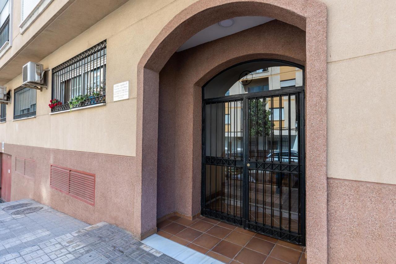 Holidays2Malaga Capuchinos French Balconies, Private Parking, Wifi & Air Con エクステリア 写真